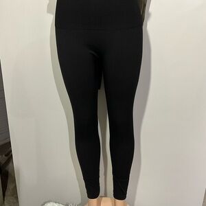 NVGTN Classic Black Leggings